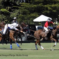 Tommy Beresford, backed by Valiente teammate Santi Torres, reaches for the ball from Mark Tomlinson (Casablanca) in the Ylvisaker Cup quarterfinals.