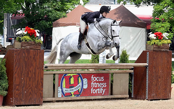 Jenna Selati Seals Kentucky Spring Classic Victory with Greytful