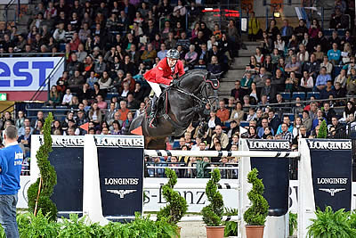 Local Hero Dreher Produces Dazzling Win at Longines Leg in Stuttgart