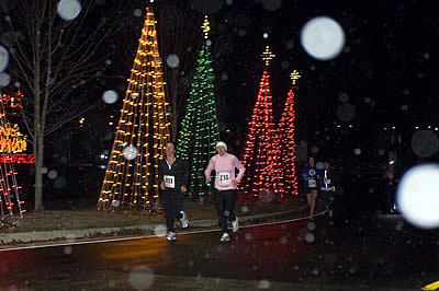 Southern Lights Stroll Sets the Holiday Season in Motion