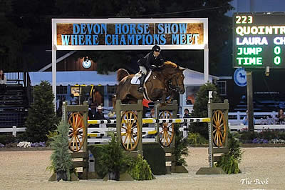 Laura Chapot Kicks Off Open Jumpers with Back to Back Wins at Devon Horse Show