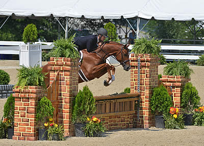 Hunt Tosh and Bordeaux Lead First Day of USHJA Green Hunter Incentive Championships