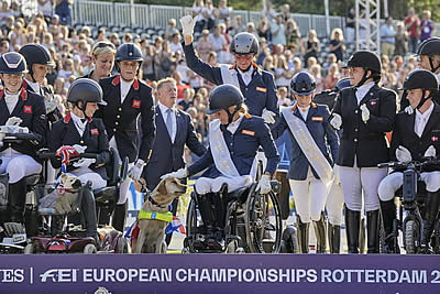 Dominant Dutch Take Gold on Home Soil