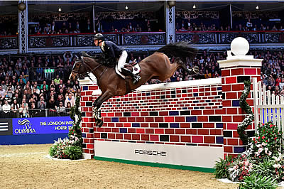 Double Delight as Whitaker and Pender Share Puissance Spoils