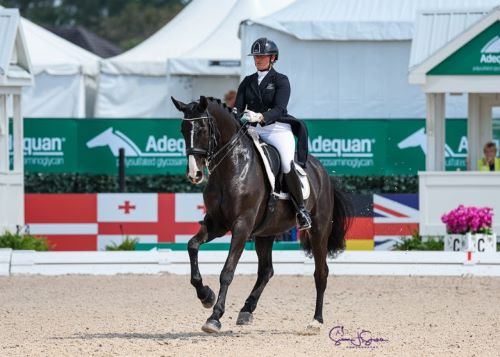 “Special Mare” Dancing Darkness Wins Grand Prix Special on CDI Debut under Evelyn Eger